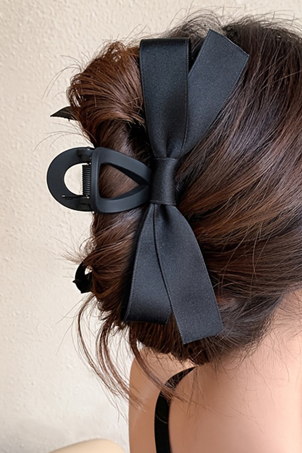 "Get it together Baby" Black Bow Decor Large Hair Claw Clip